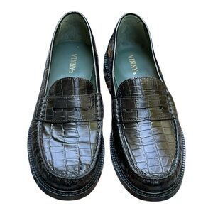 Black Crocodile Pattern Loafers